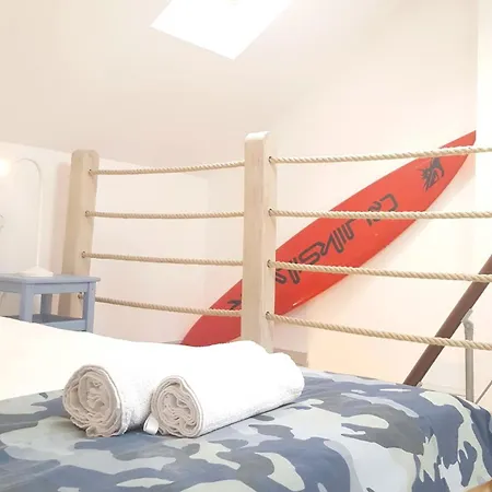 Дом отдыха Family Surf 3 Floors Of Fun 8 Min Walk To Балатонфеньвеш