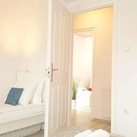 Family Surf 3 Floors Of Fun 8 Min Walk To Nyaraló *