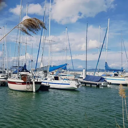 Semesterbostad Family Surf 3 Floors Of Fun 8 Min Walk To Balatonfenyves